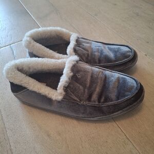 OluKai Women's Plush Gray Slippers